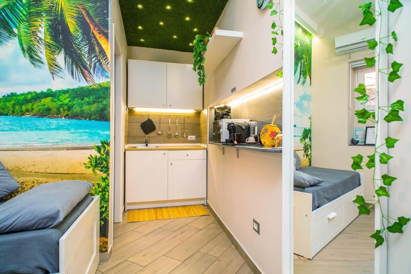 Tropical Holiday House CTA Exterior photo